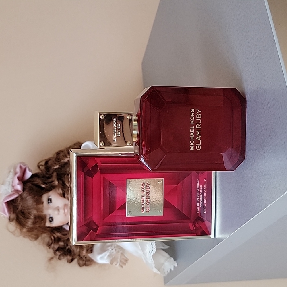 Glam Ruby by Michael Kors, 3.4 oz Eau De Parfume Spray for Women